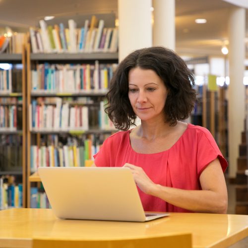 Minha Biblioteca promove evento online gratuito sobre carreira em Biblioteconomia