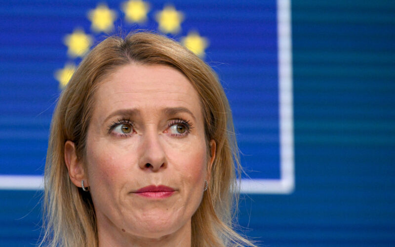 União Europeia libera auxílio financeiro bilionário para a Ucrânia e impõe novas restrições à Rússia