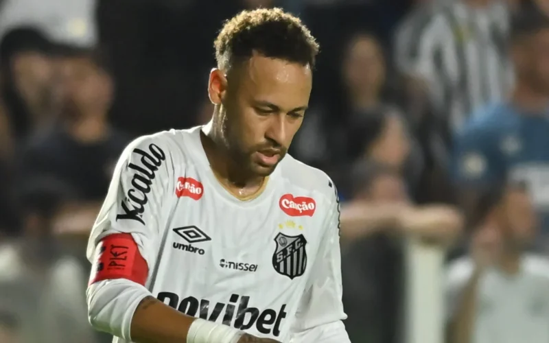 Cuca se pronuncia sobre controvérsias com Neymar e Gabigol após empate do Santos: “Eles não estão contentes