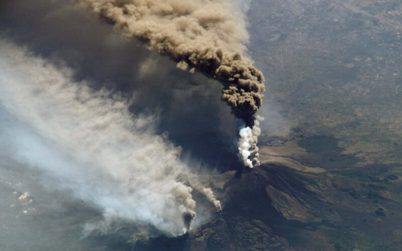 Pesquisa revela mecanismo singular por trás da erupção do Monte Etna