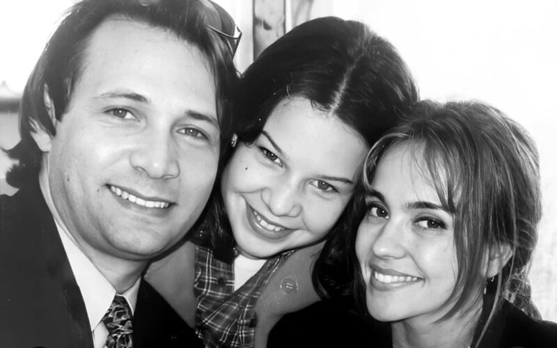 Flavia Monteiro, estrela de “Chiquititas”, sofre acidente durante brincadeira com a filha e precisará de cirurgia