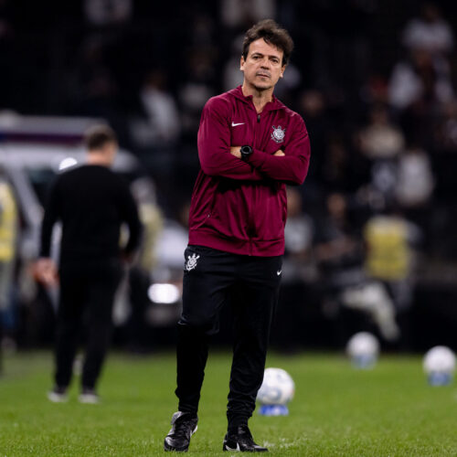 Diniz reflete sobre desempenho do Corinthians e classifica vaias a Yuri Alberto como reações normais