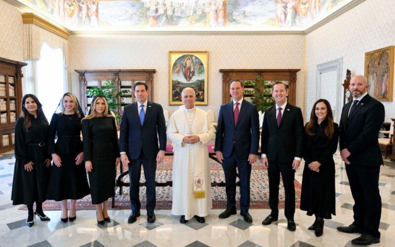 Estados Unidos destacam laços ‘fortes’ com o Vaticano após encontro cordial entre Rubio e o papa