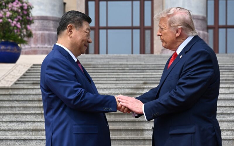 Trump e Xi discutem economia e Taiwan, gerando preocupações entre aliados na Ásia