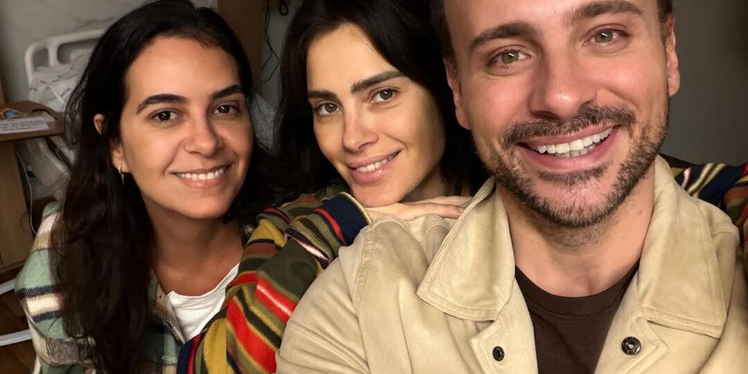 Carolina Dieckmann deixa hospital e inicia recuperação de infecção renal em casa