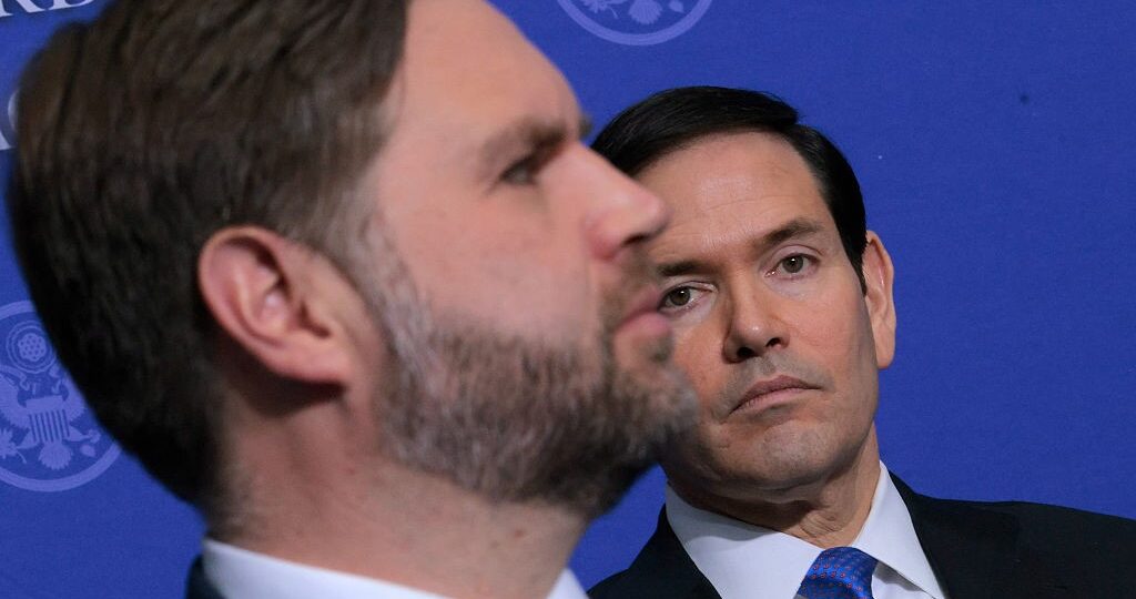 Trump destaca a importância de eleger J.D. Vance na corrida sucessória entre seu vice e Rubio
