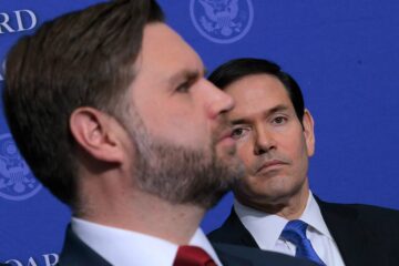 Trump destaca a importância de eleger J.D. Vance na corrida sucessória entre seu vice e Rubio