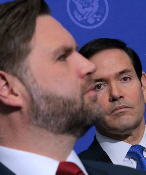 Trump destaca a importância de eleger J.D. Vance na corrida sucessória entre seu vice e Rubio