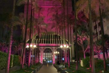 Pátio Higienópolis apoia campanha de Outubro Rosa com iluminação das fachadas