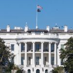 Administração Trump ignora ordem judicial e impede acesso de repórteres à Casa Branca