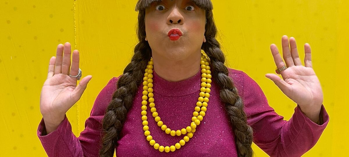 Luana do Crato, Megera e Damiana comandam tarde de humor no Lar Torres de Melo