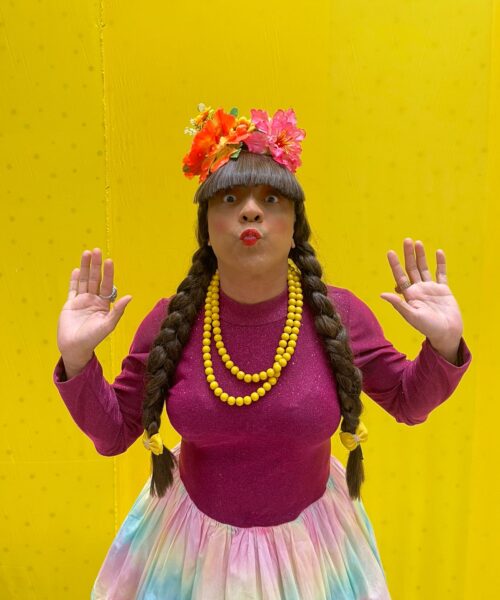 Luana do Crato, Megera e Damiana comandam tarde de humor no Lar Torres de Melo
